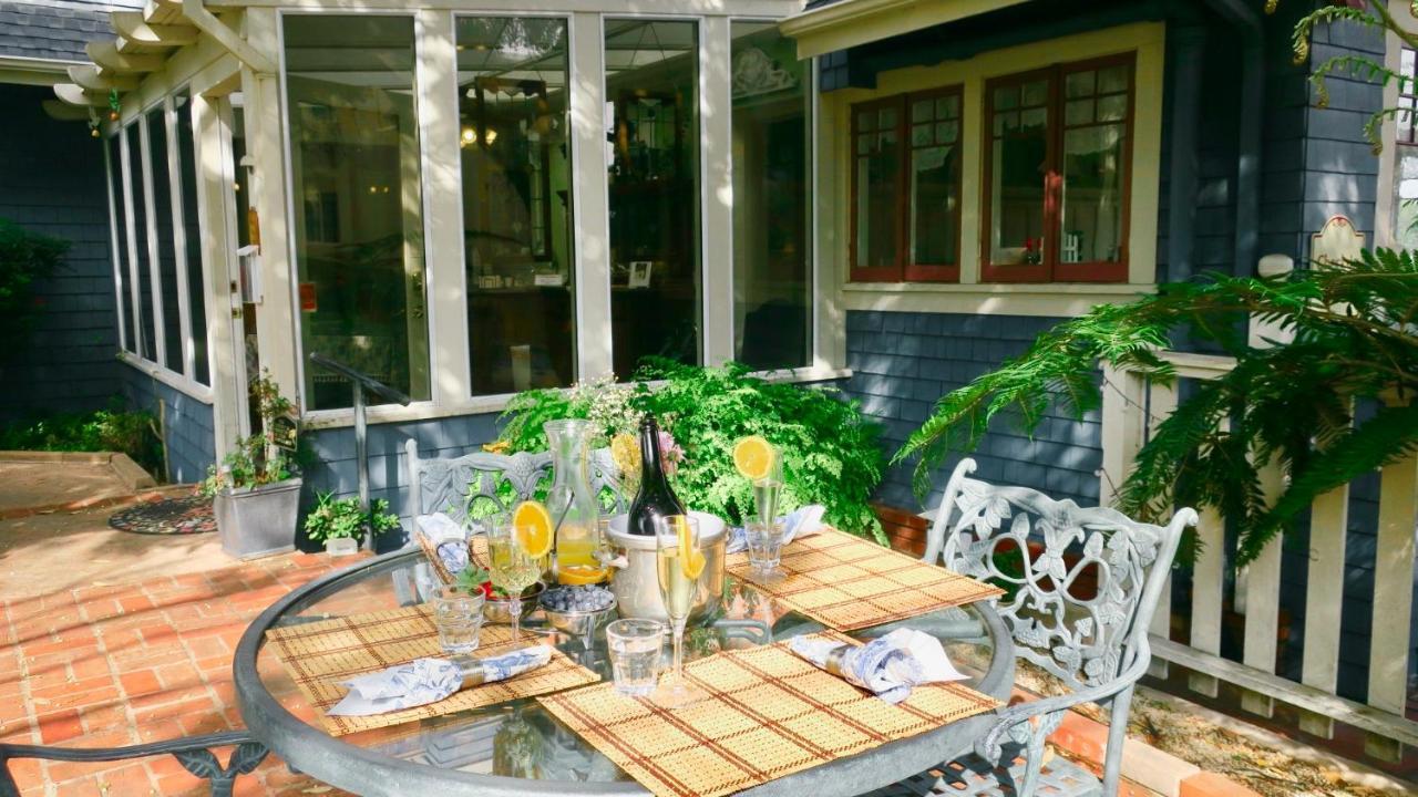The Old St Angela Inn Pacific Grove Exterior photo